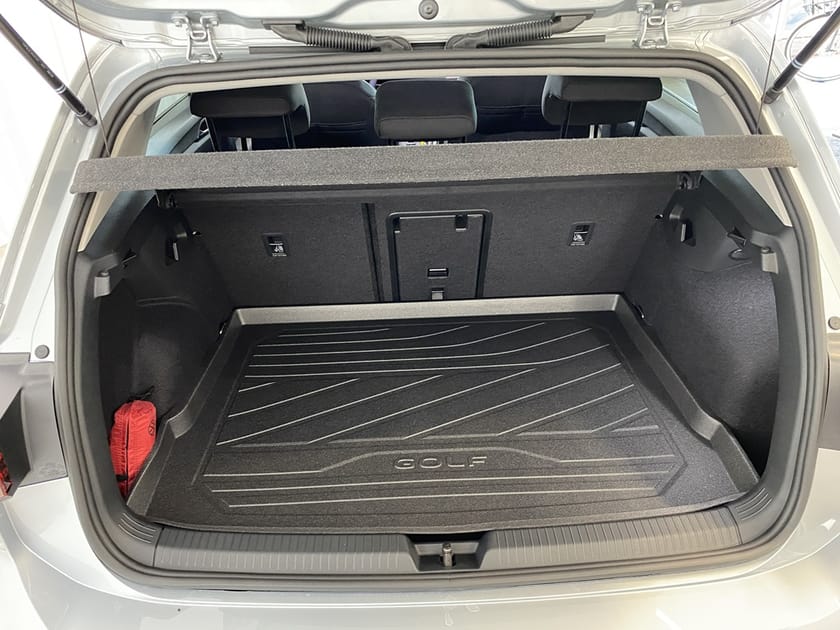 Bild 5 av Volkswagen Golf LIFE 1,5 eTSI 150  DSG7