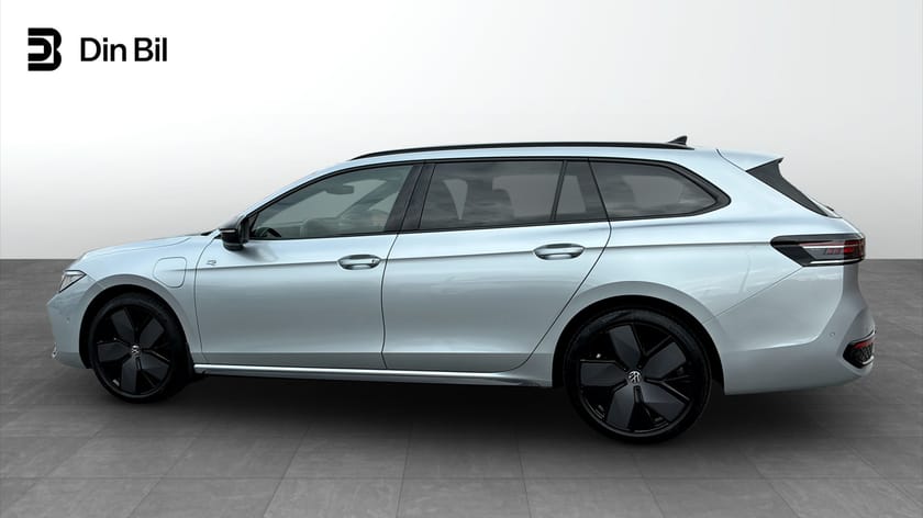 Bild 2 av Volkswagen Passat Variant eHybrid R-LINE 1.5 TSI 272HK Pluspaket/Pano/HK