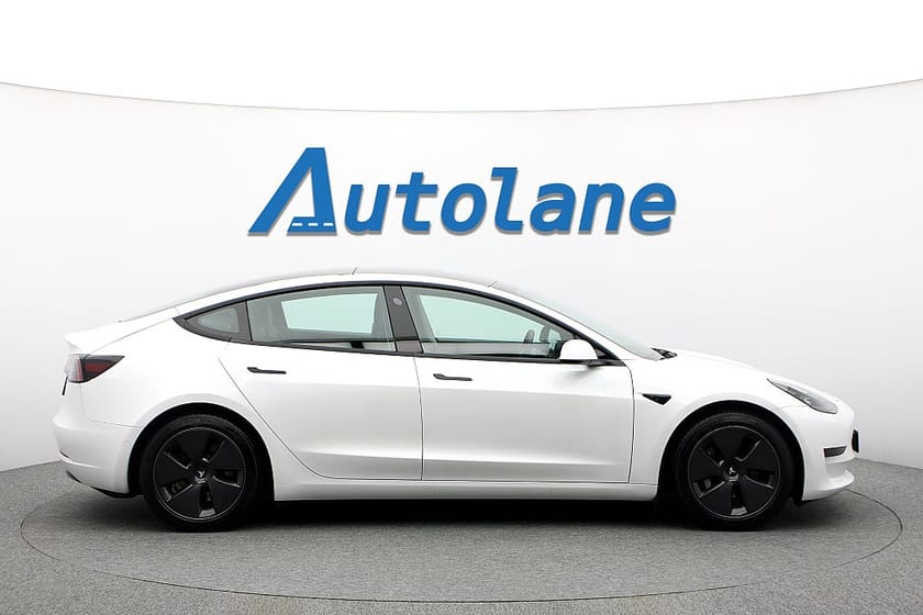 Bild 3 av Tesla Model 3 Standard Range Plus Plus, Pano, B-Kamera,60kWh, Kamera 325hk