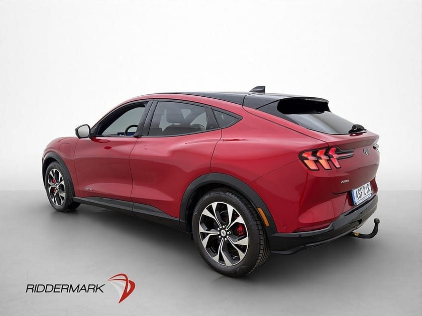 Bild 5 av Ford Mustang Mach-E Standard Range AWD Teknik Pano B&O Drag