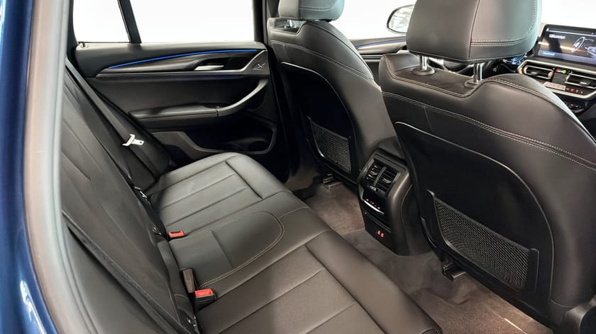 Bild 5 av BMW X3 xDrive30e M-sport Värmare Aktiv farth Keyless Drag