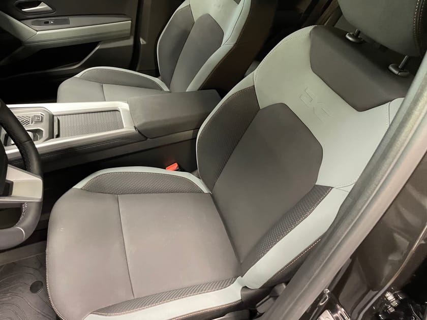 Bild 4 av Dacia Bigster Hybrid 155 extreme