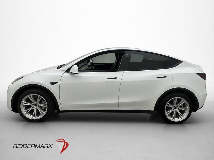 Bild 5 av Tesla Model Y Long Range AWD 514hk Värmepump Drag Moms Pano