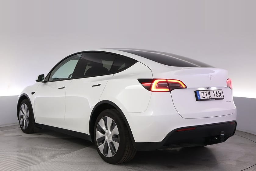 Bild 4 av Tesla Model Y Long Range AWD Autopilot Panorama Drag