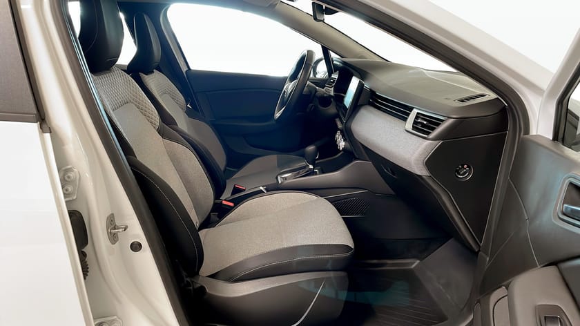 Bild 3 av Renault Clio E-TECH Evolution 143hk / P-sensorer / CarPlay