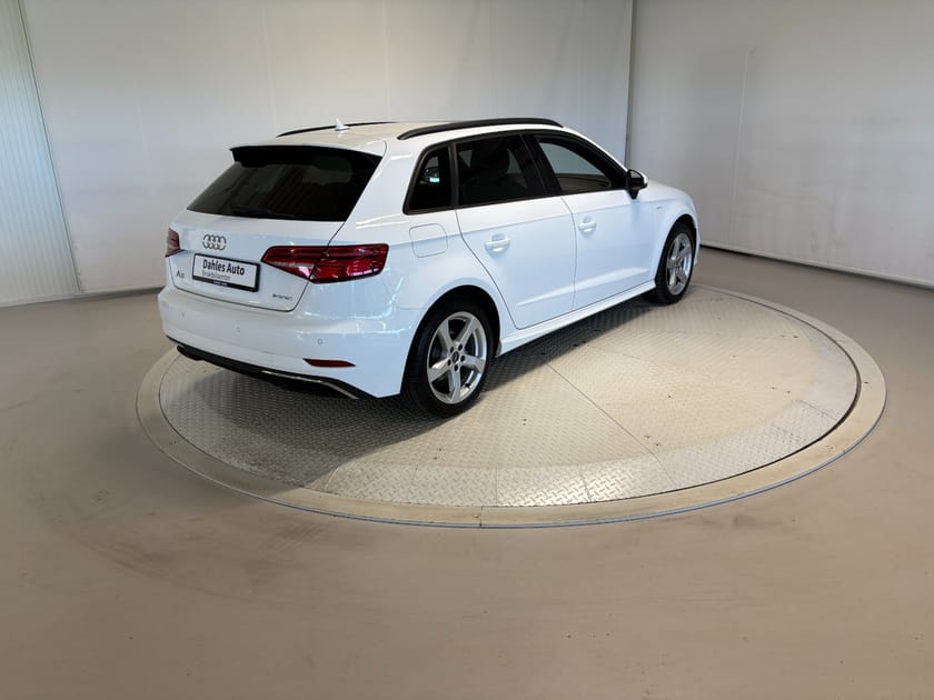 Bilde 5 av Audi A3 Sportback e-Tron SB Sport Hyb 258hk Soltak/Led/ACC/Sort ekst+int