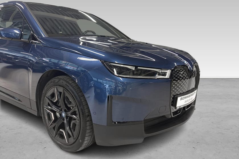 Bilde 2 av BMW iX xDrive50 Sport/ACC/Skinn/HUD/DAB/H&K +++