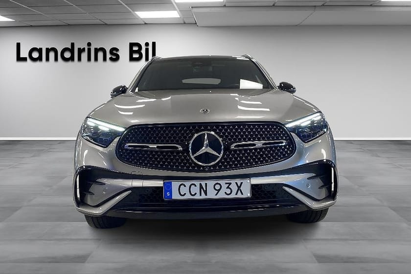 Bild 2 av Mercedes-Benz GLC 300 e 4MATIC / Pano / Drag