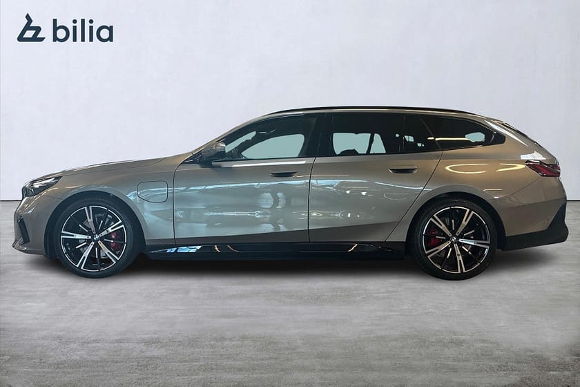 Bild 3 av BMW 530e xDrive Touring M Sport PRO H/K Adaptiv farth. Drag