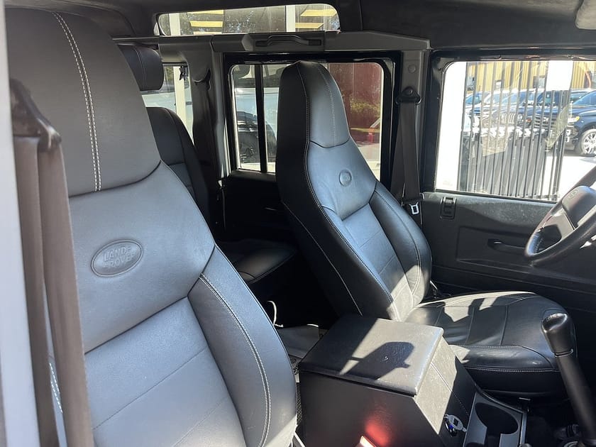 Bild 5 av Land Rover Defender 110 Kombi 2.2 TD4 XS Black Design Pack | Sista generationen