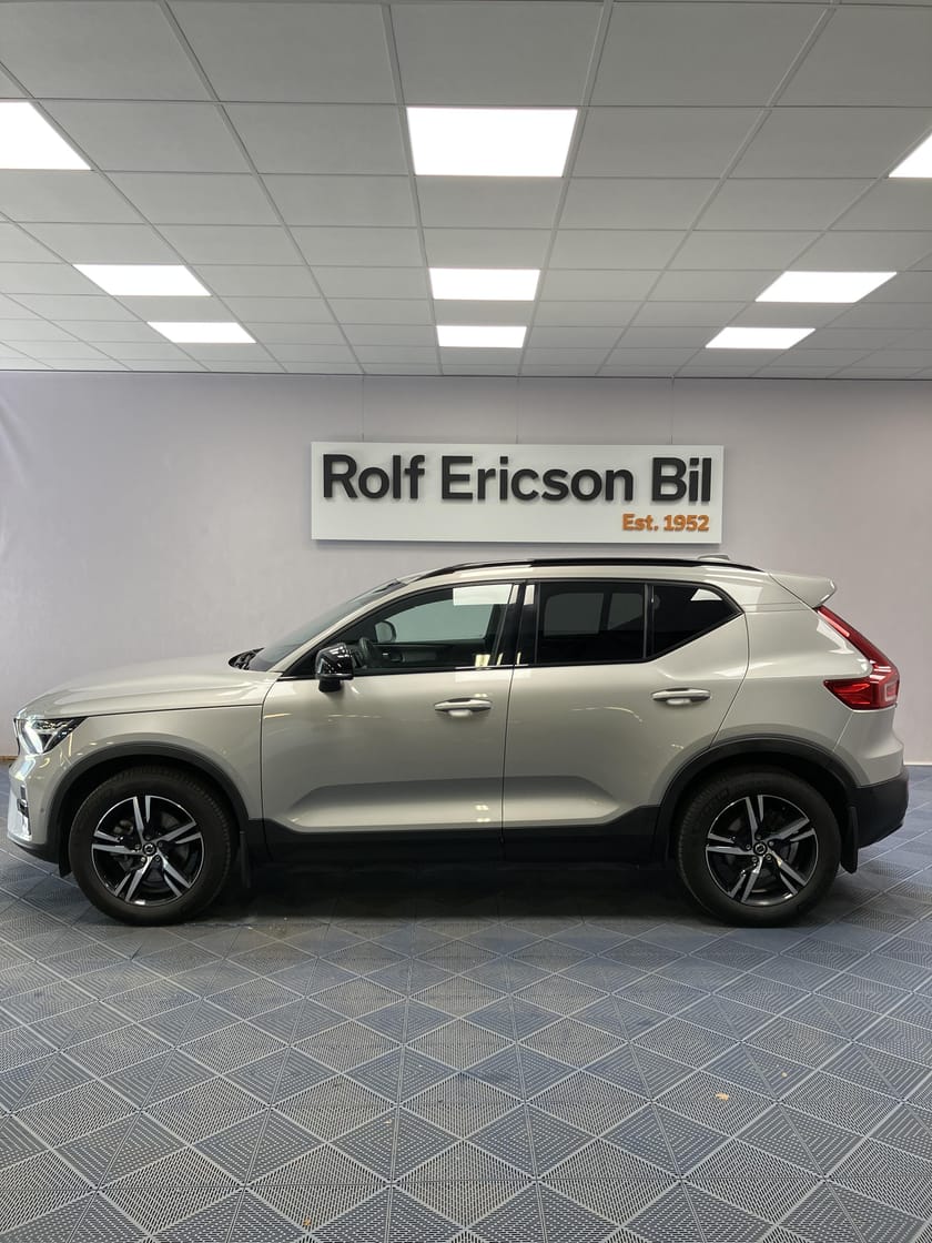Bild 2 av Volvo XC40 B3 FWD Bensin Plus Dark