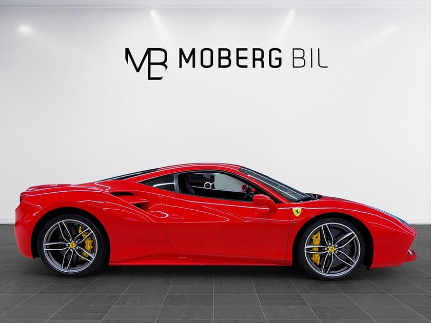 Bild 3 av Ferrari 488 GTB V8 670hk Skalstolar Kolfiber