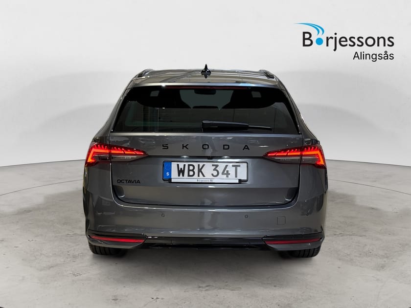 Bild 5 av Škoda Octavia Kombi Combi Sportline mHEV 150hk Drag / Kamera