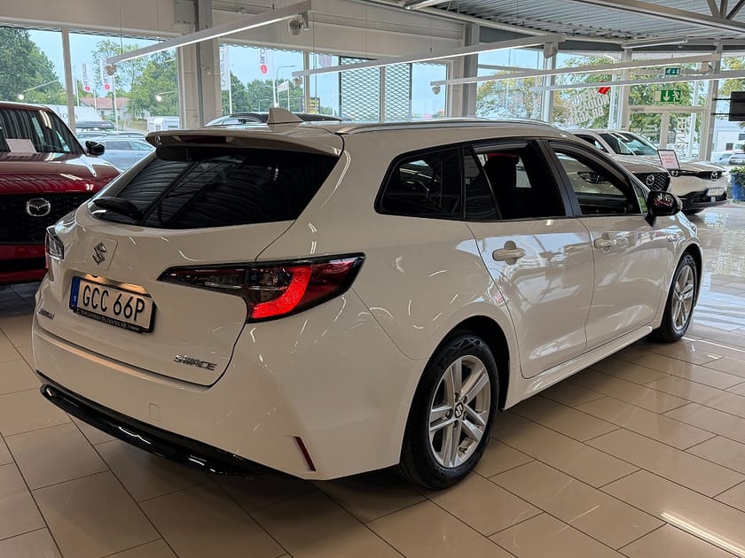 Bild 4 av Suzuki Swace Hybrid 1.8 VVT-i E-CVT 122 hk Endast 3737 mil
