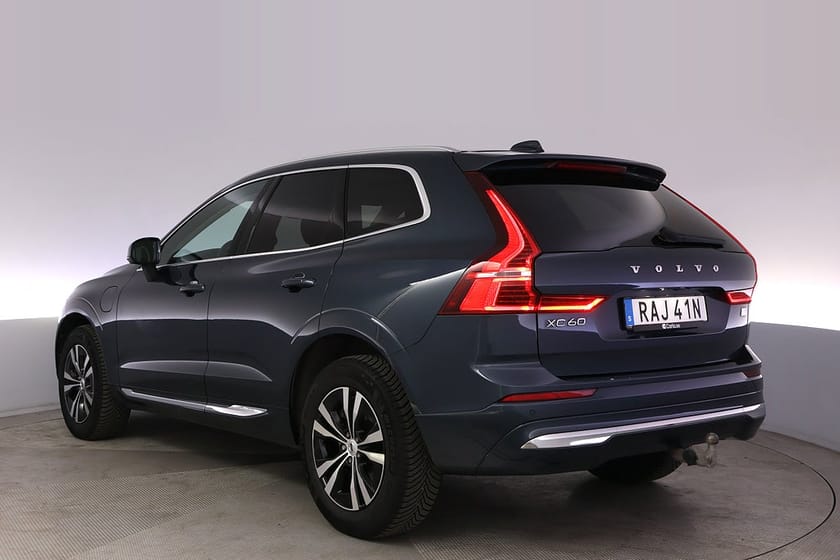 Bild 4 av Volvo XC60 Recharge T6 AWD Core Bright Pano Kamera Navi Drag