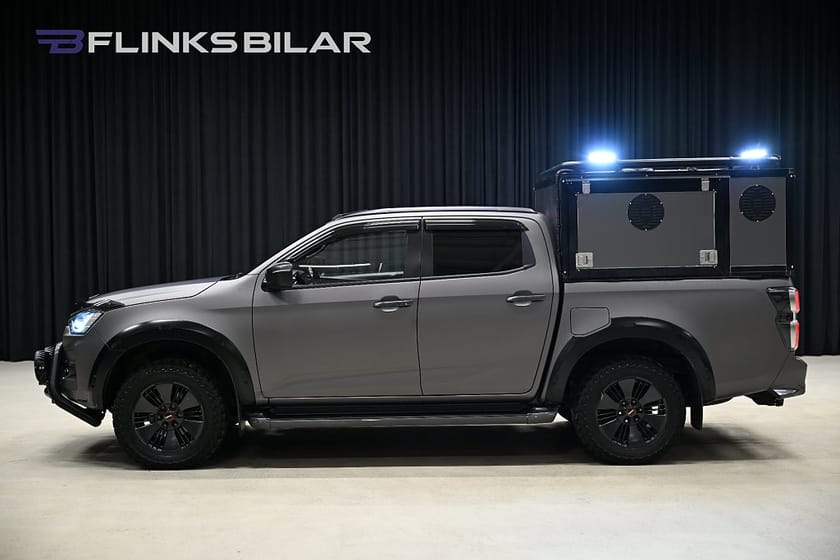 Bild 1 av Isuzu D-Max Crew Cab 163HK Automat|Hundkåpa|Skärmbreddare|Frontbåge|SeUtr!!