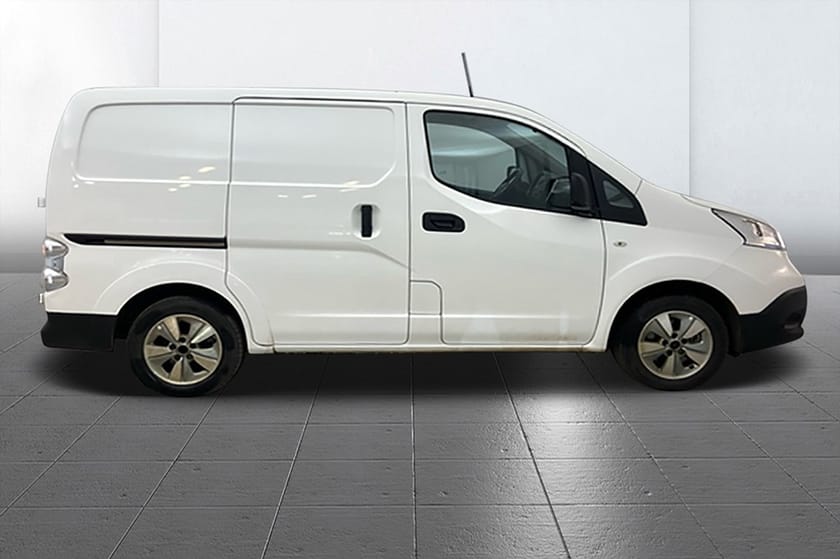 Bild 4 av Nissan e-NV200 Van Skåp 40 kWh Drag Inredd Rattvärme 109hk