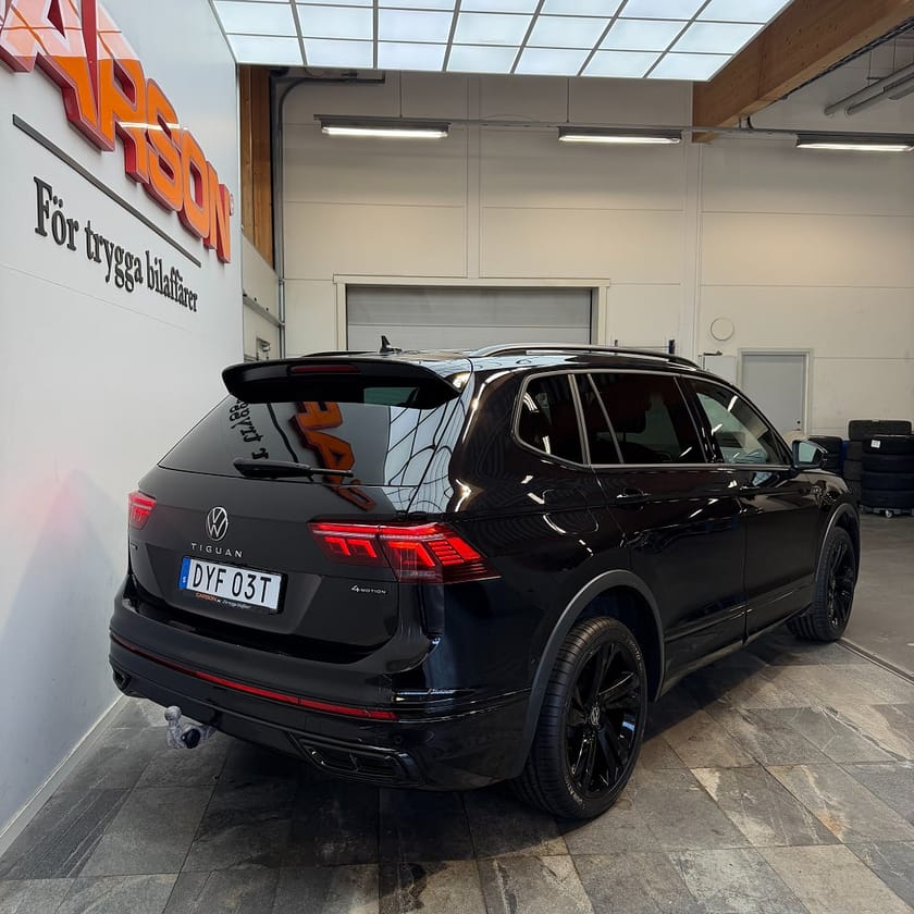 Bild 5 av Volkswagen Tiguan Allspace 5-sätes 2.0 TDI 4M R-Line Cockpit Backkamera Drag