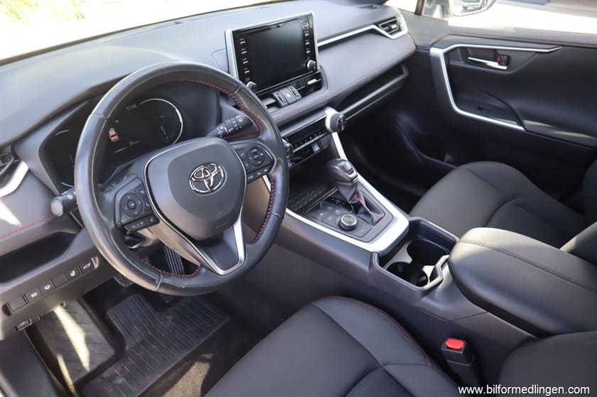 Bild 5 av Toyota RAV4 Laddhybrid Plug-in Hybrid 5-door 306hk Aut Active Drag Svensksåld