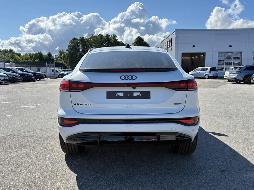 Bild 4 av Audi Q6 Sportback e-tron quattro 315 KW
