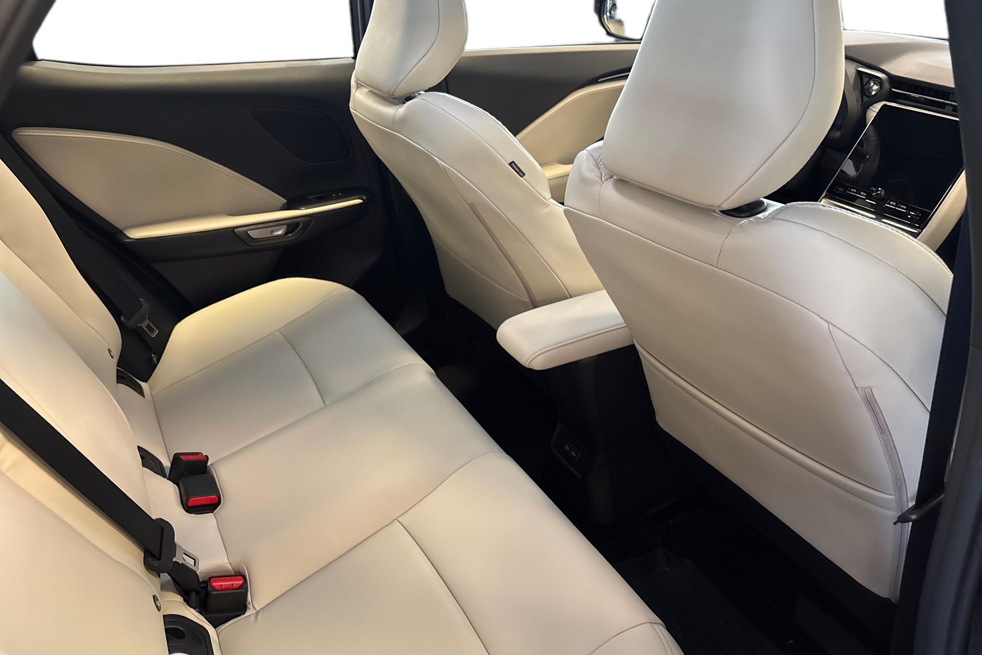 Lexus LBX Elegant Tech B-kam 2026, bild 7/10