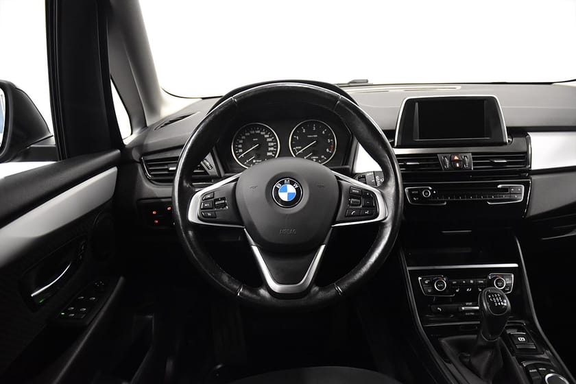 Bild 2 av BMW 218d Active Tourer Advantage Drag Rattv Ledramp 150hk