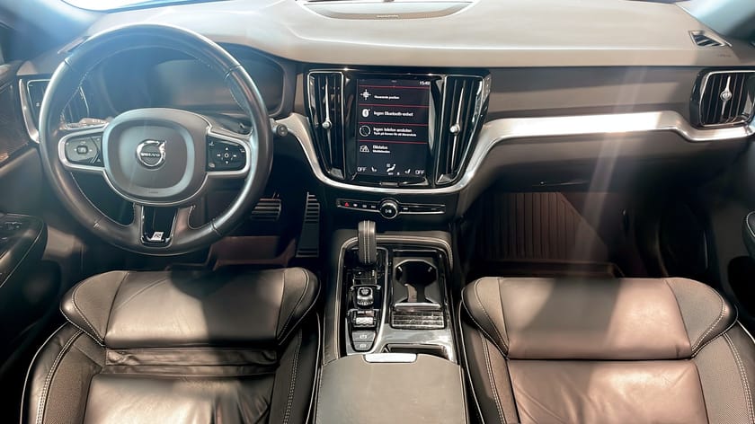 Bild 4 av Volvo V60 T6 TWIN ENGINE / AWD / R-DESIGN