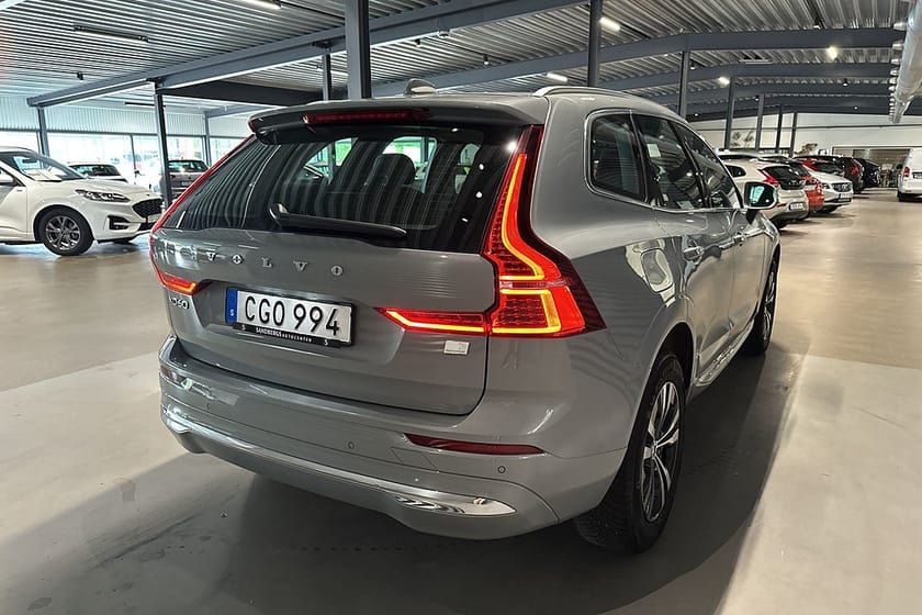 Bild 4 av Volvo XC60 Recharge T6 AWD Core Edition Backkamera Panorama Navi