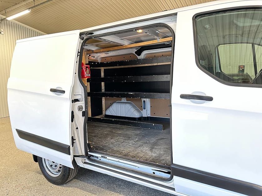 Bild 5 av Ford Transit Custom 280 2.0 EcoBlue Euro 6 Nyservad S+V Däcka MOMS