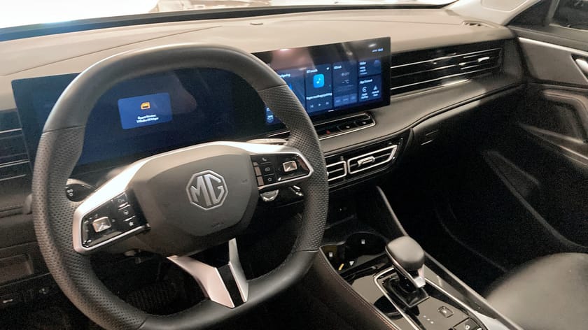 Bild 5 av MG HS PHEV LUX 1.5T AT (BLACK)