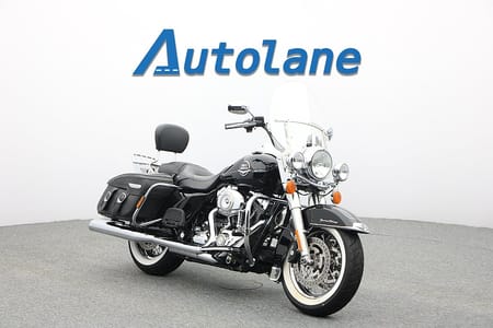 Harley-Davidson Road King Classic Classic* Nyservad* Nya däck, Vance & Hines, Svensksåld