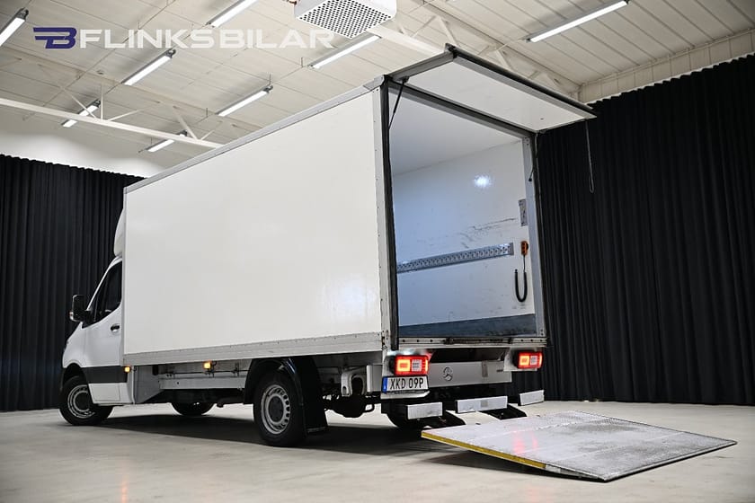 Bild 5 av Mercedes-Benz Sprinter 317 CDI RWD Chassi 9G 170HK Automat|Volymskåp|Bakgavellyft|Leasbar