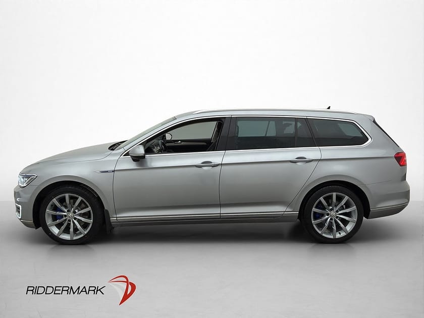 Bild 4 av Volkswagen Passat Variant GTE SC 218hk Executive Cockpit Drag Kamera