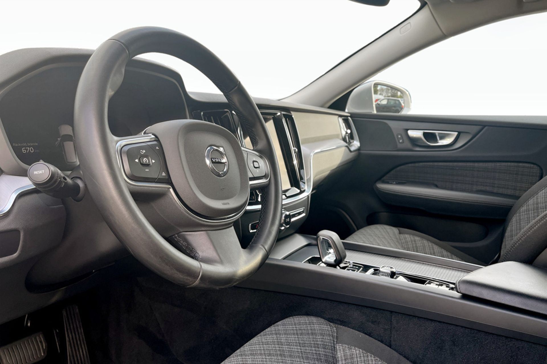 Volvo V60 B4 2024, kuva 5/9