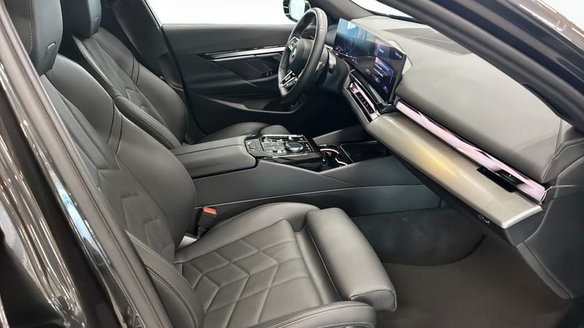 Bild 3 av BMW 530e xDrive Touring M-Sport Drag Harman/kardon