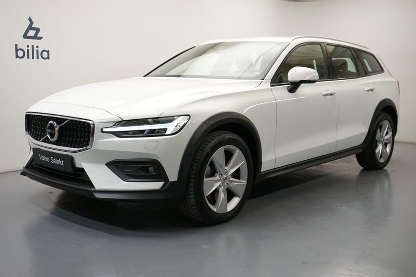 Bild 1 av Volvo V60 Cross Country D4 AWD Advanced SE II, Dragkrok, Baklucka elmanövrerad
