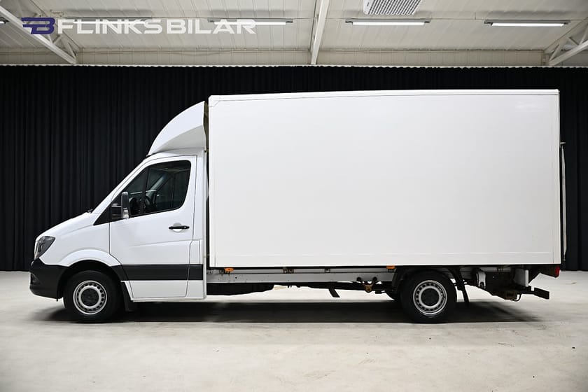 Bild 2 av Mercedes-Benz Sprinter 316 BlueTEC Chassi Cab 7G 163HK Automat|Volymskåp|Bakgavellyft|Lågmil|Moms