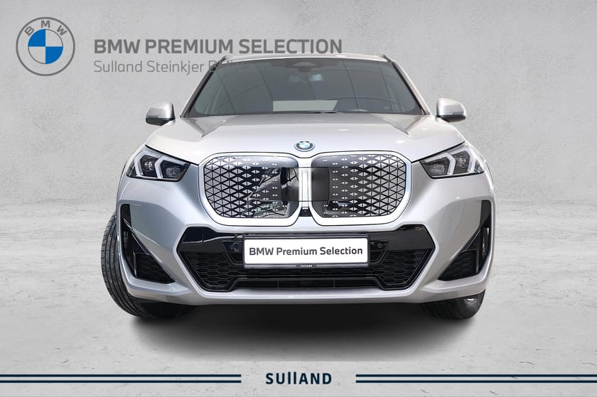Bilde 3 av BMW iX1 xDrive30 | HARMAN | MSPORT | TILHENGERFESTE | ACC | HUD |