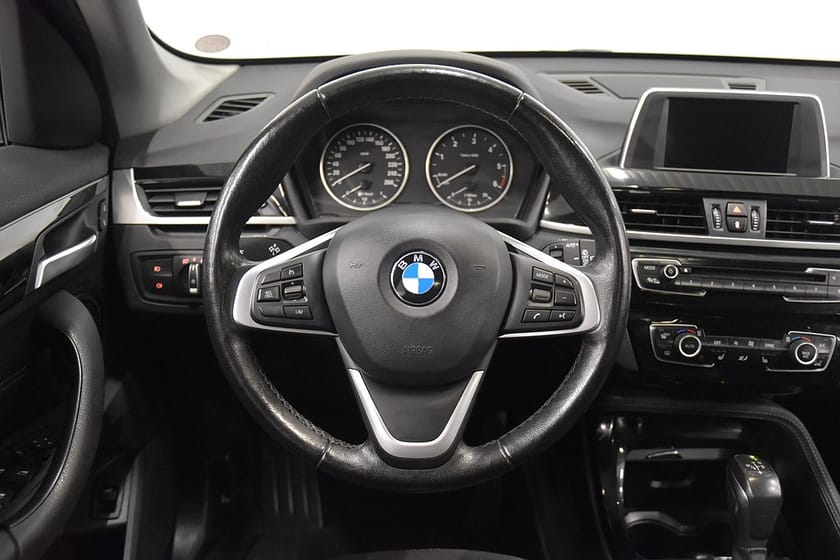 Bild 2 av BMW X1 xDrive20d Sport Line Drag Rattv B-Kam Nybes 190hk