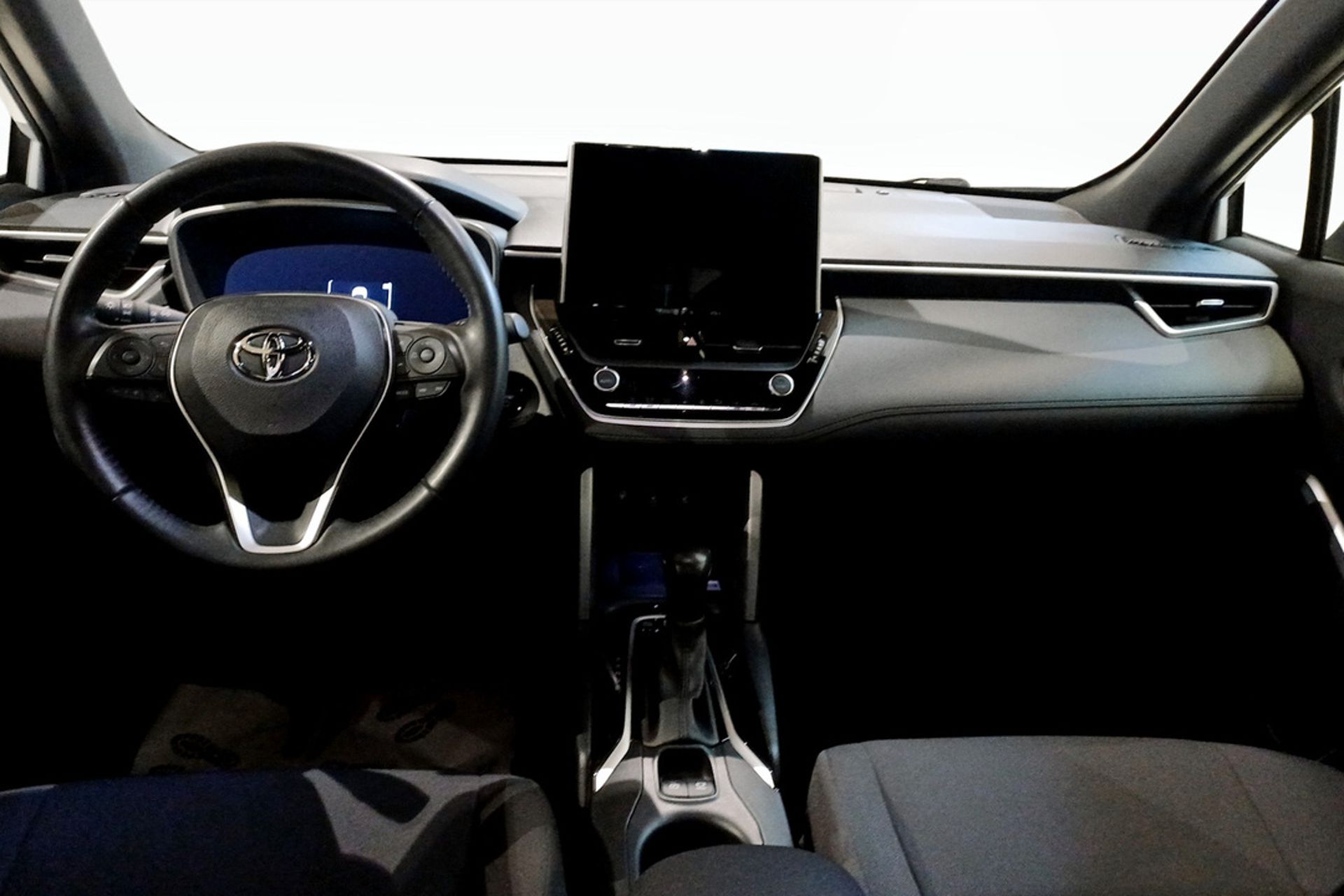 Toyota Corolla Cross Hybrid AWD-i 2024, bild 4/10
