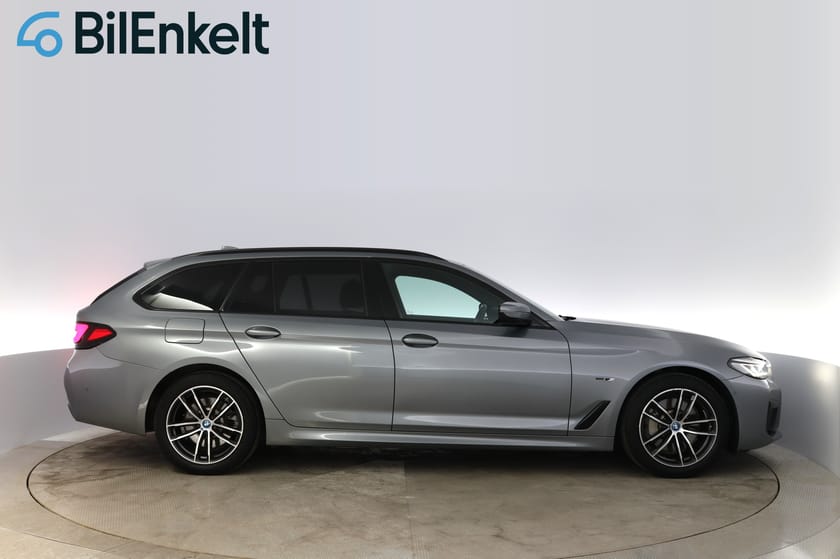 Bild 2 av BMW 530e xDrive Touring M Sport HUD Kamera Drag DAP