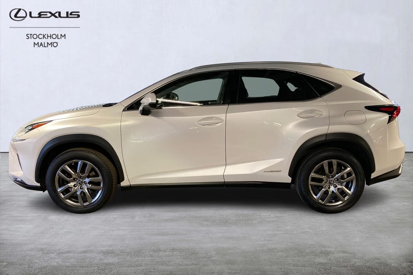 Bild 3 av Lexus NX 300h AWD Taklucka Skinn Backkamera Elstolar