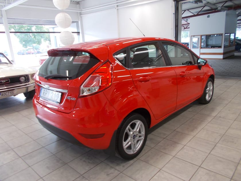 Bild 3 av Ford Fiesta Titanium 1.0 80hk Kamremsbytt/LågSkatt/S&Vhjul