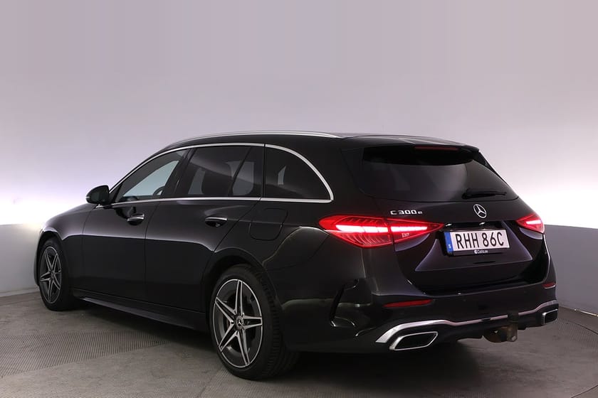 Bild 4 av Mercedes-Benz C 300 T e AMG Pano Burmester Drag HUD 360