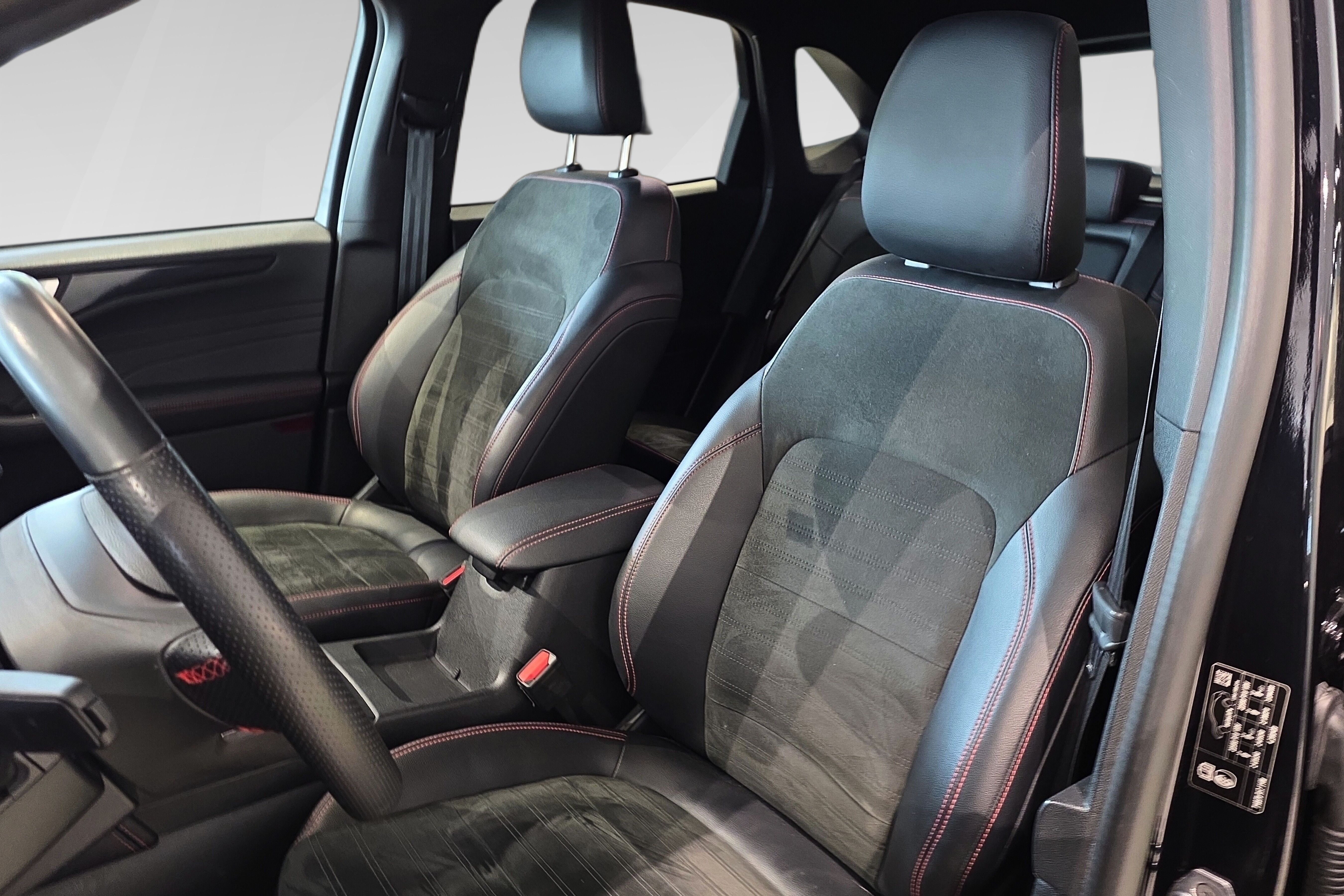 Ford Kuga Plug-In Hybrid bilde 19