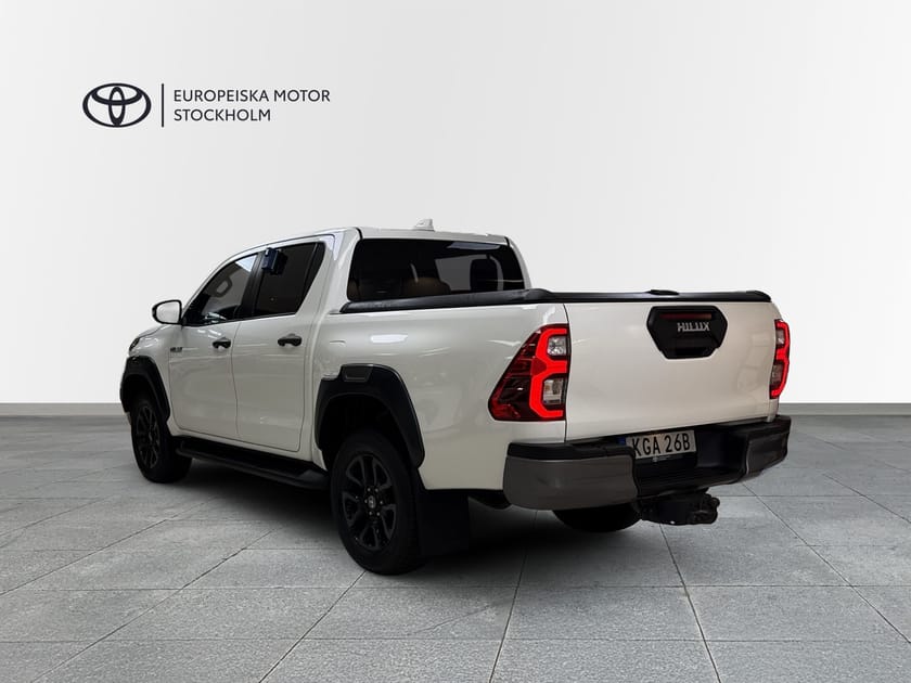 Bild 2 av Toyota Hilux Dubbelhytt 2.8 D-Cab Aut. 4WD Invincible /V-Hjul/Flaklock
