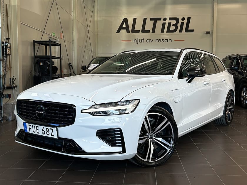 Bild 1 av Volvo V60 Recharge T8 AWD R-Design Kamera/Navi /Drag/Värmare/HK