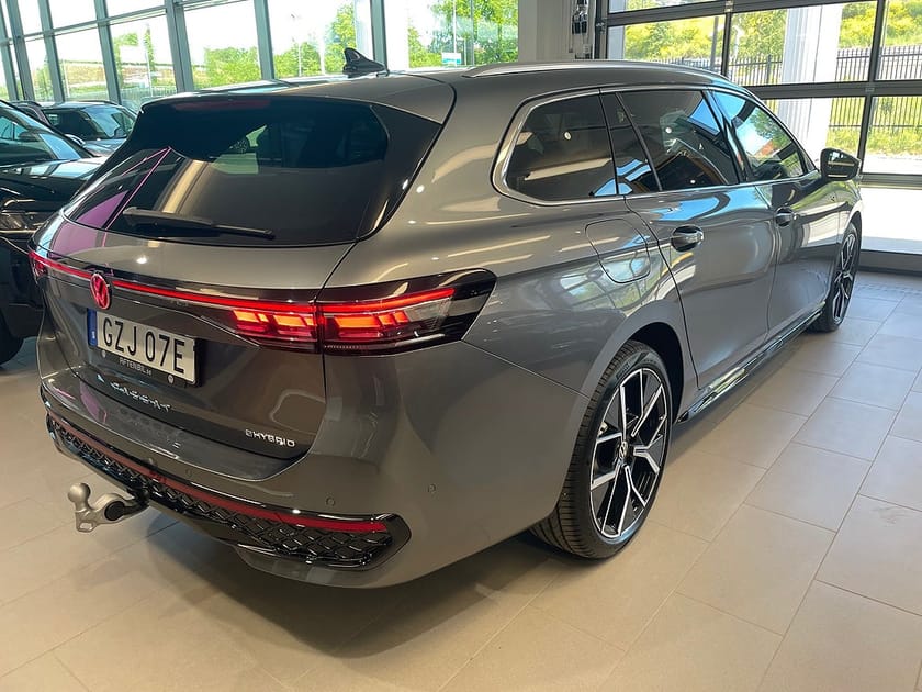 Bild 4 av Volkswagen Passat Variant eHybrid 272hk R-Line Privatleasing fr 4995kr tom 31/5