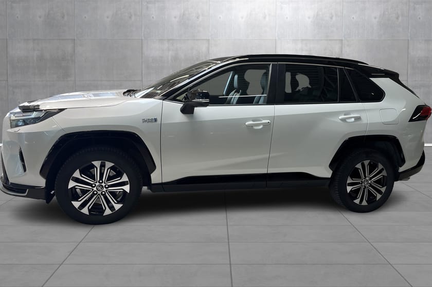 Bilde 4 av Toyota RAV4 Plug-in Hybrid 2.5 Exec Bitone AWD, Re.kamp 6.25% med 35%EK