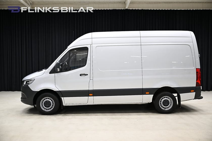 Bild 2 av Mercedes-Benz Sprinter 317 CDI RWD Panel Van 9G 170HK Automat|Drag|Värmare|Lazer|360°|Moms